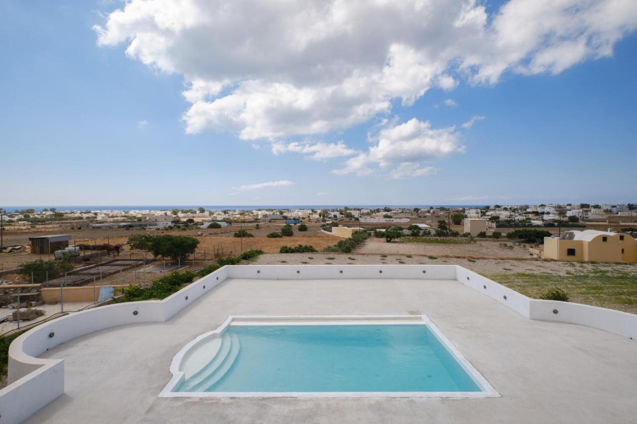Private Villa Evgenia With Swimming Pool Períssa Extérieur photo
