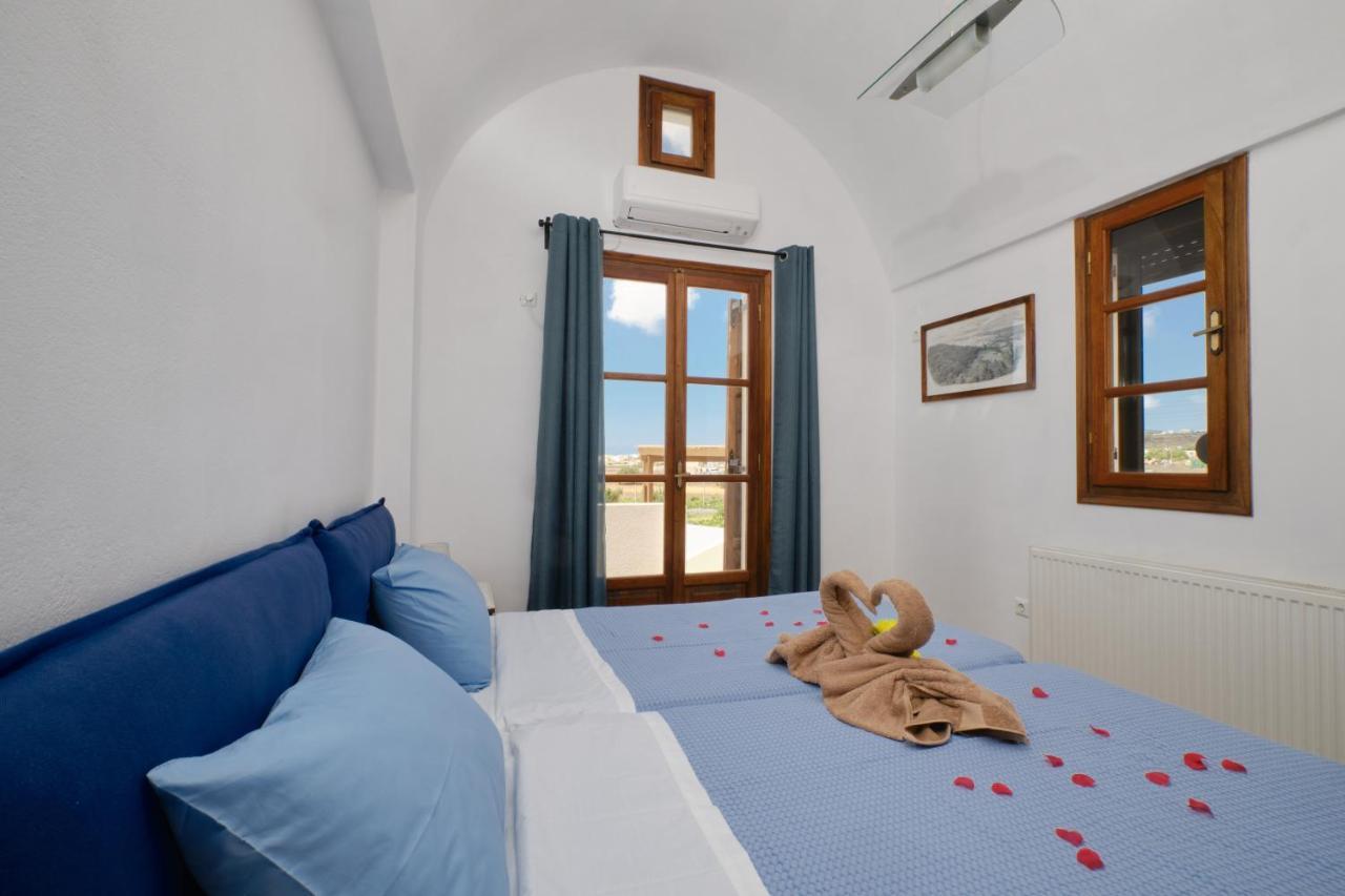 Private Villa Evgenia With Swimming Pool Períssa Extérieur photo