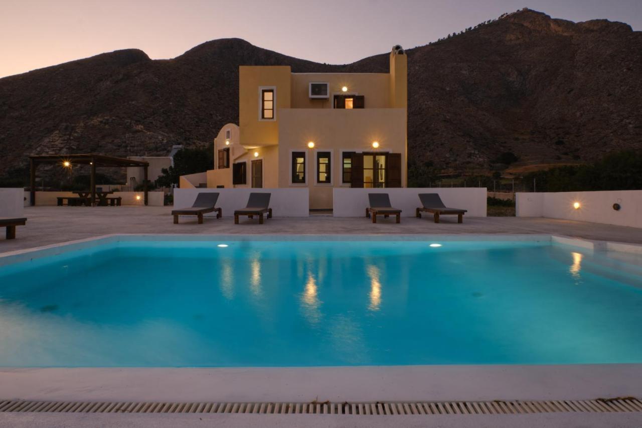 Private Villa Evgenia With Swimming Pool Períssa Extérieur photo