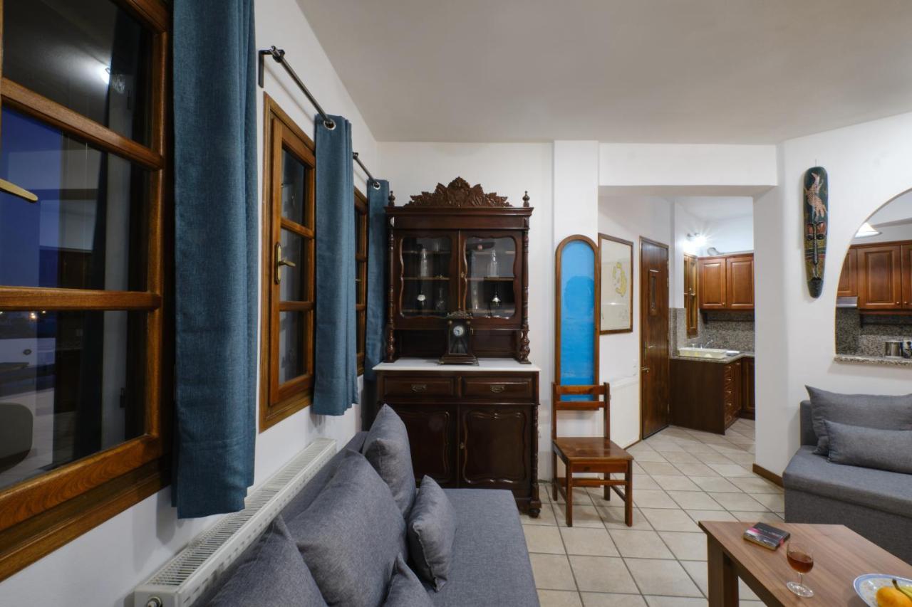 Private Villa Evgenia With Swimming Pool Períssa Extérieur photo