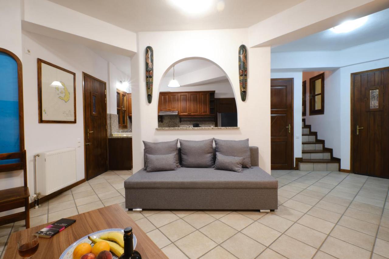 Private Villa Evgenia With Swimming Pool Períssa Extérieur photo