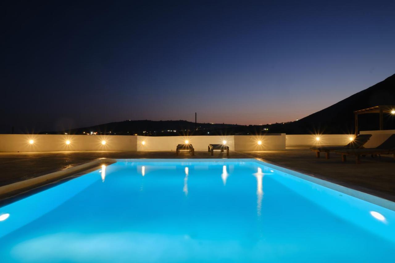 Private Villa Evgenia With Swimming Pool Períssa Extérieur photo