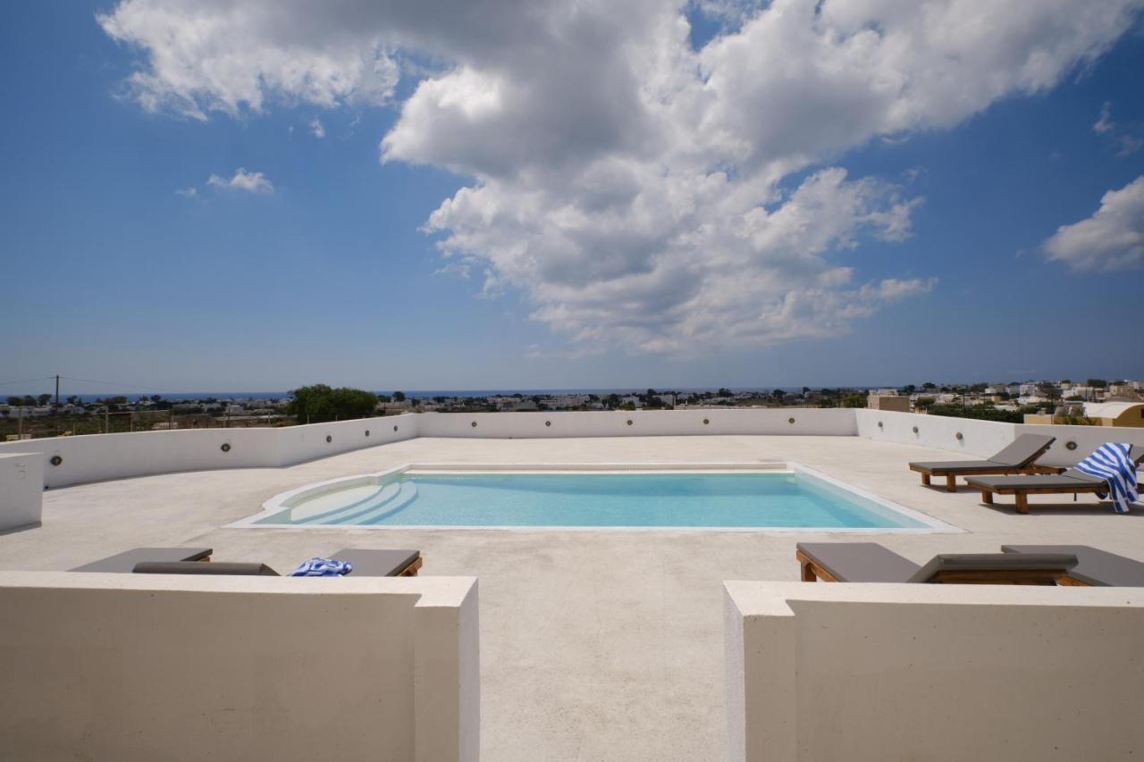 Private Villa Evgenia With Swimming Pool Períssa Extérieur photo